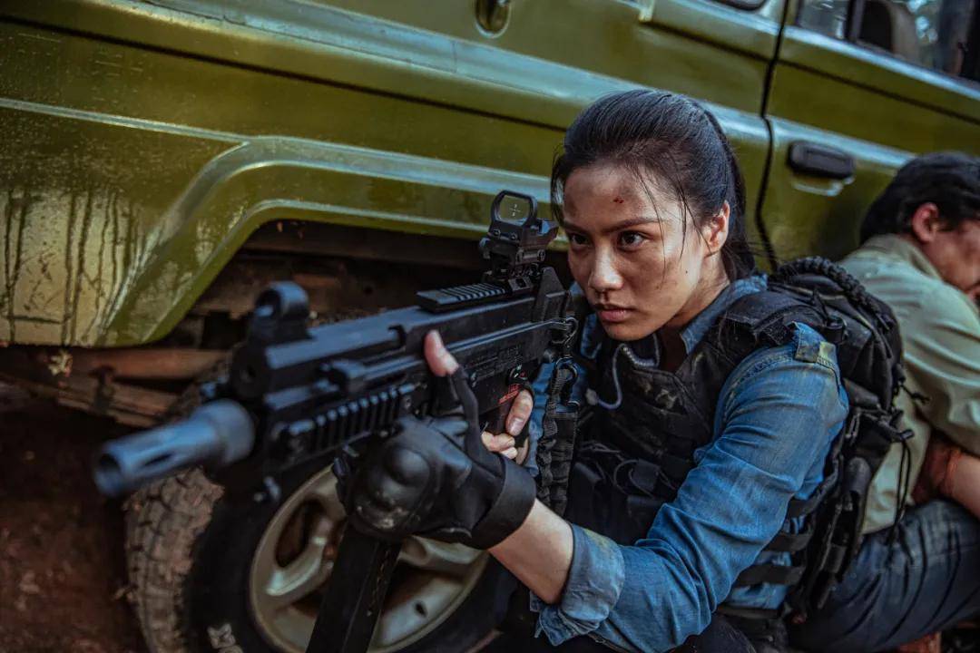 电影|万国影视参演王浩信军事动作电影《兵王之绝境狙杀》定档12月21日！