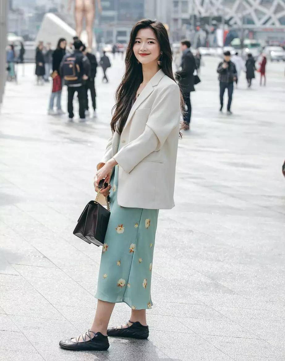 系列 别穿裤子了，今年秋冬这3条连衣裙