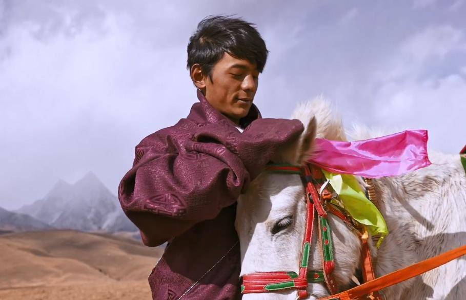 流量|《丁真的世界2》将上线，制作方借丁真薅流量，粉丝抱怨难有好感