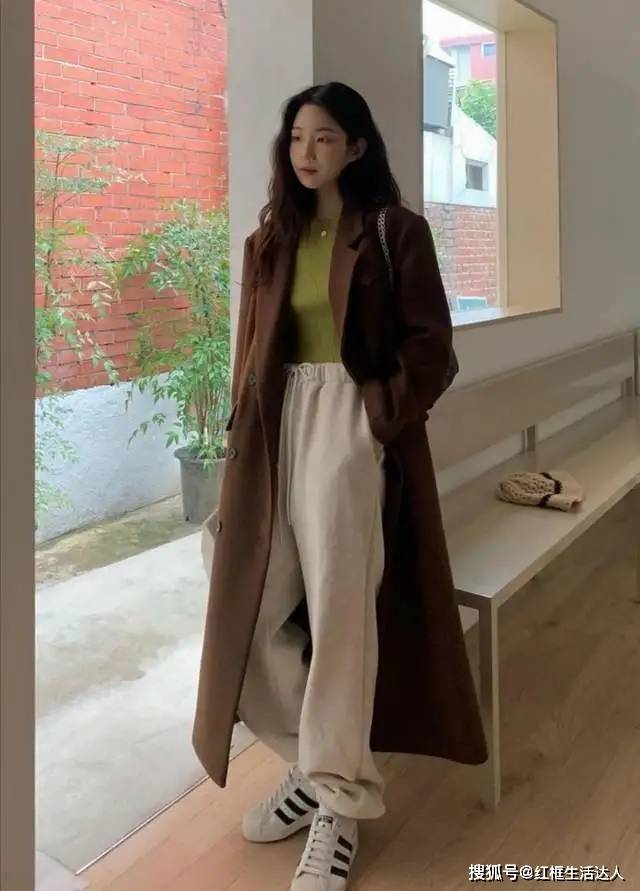 档次 秋冬常见的3套“死亡搭配”，土气还掉档次，中年妈妈们尤其爱穿
