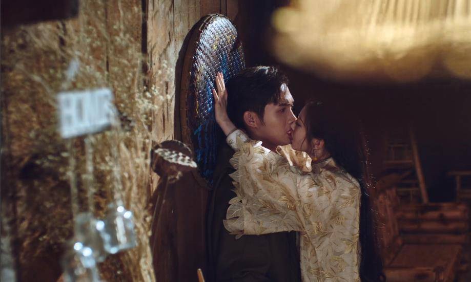 因为|景甜逆袭带火张彬彬，《司藤》超越《暴风眼》，杨幂处境很尴尬