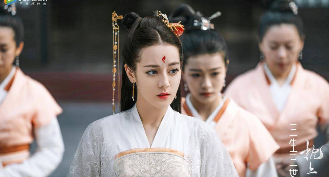 因为|热巴搭档龚俊演古偶，《帝皇书》中枪，长成这样就别演古装美人了