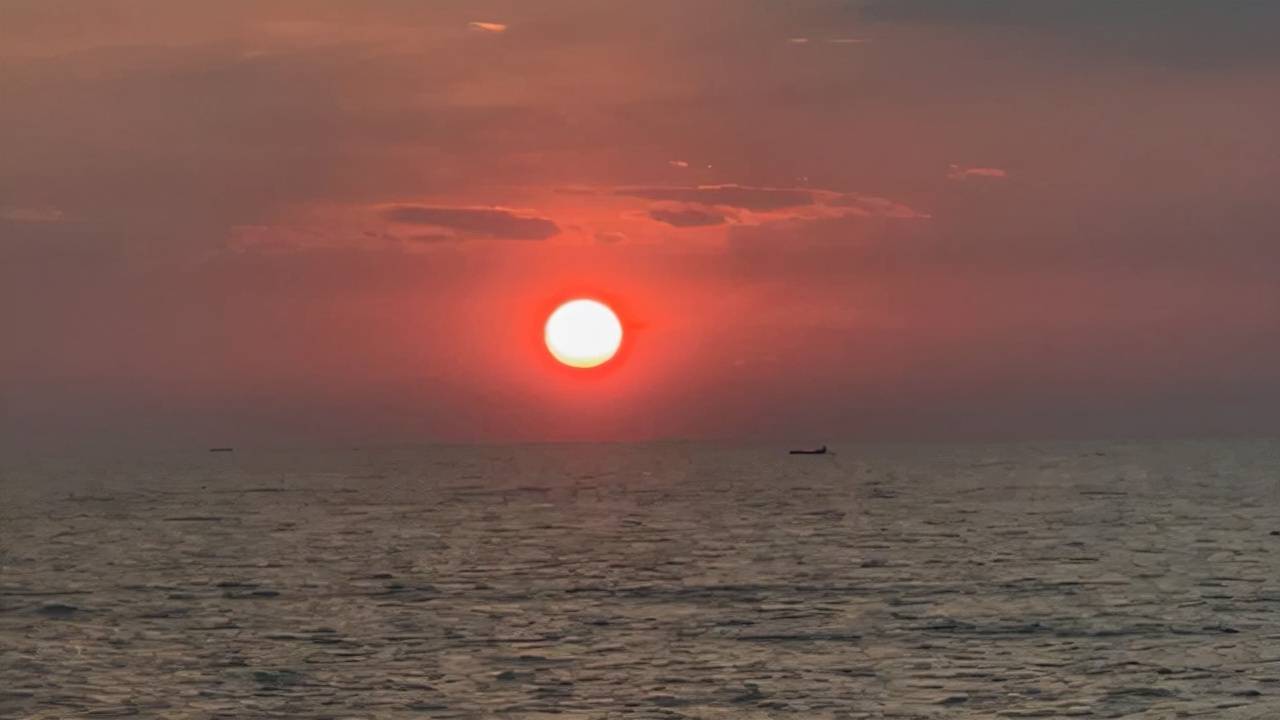 螃蟹|海南的莺歌海你知道吗？离三亚不远，看落日最美，吃海鲜特别实在