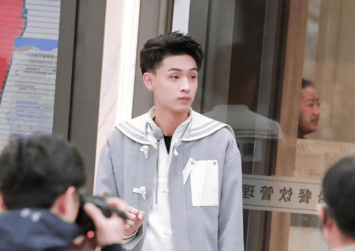 名主持人|“大本营”复播，五名主持人回归，丁程鑫缺席网传秦霄贤成常驻