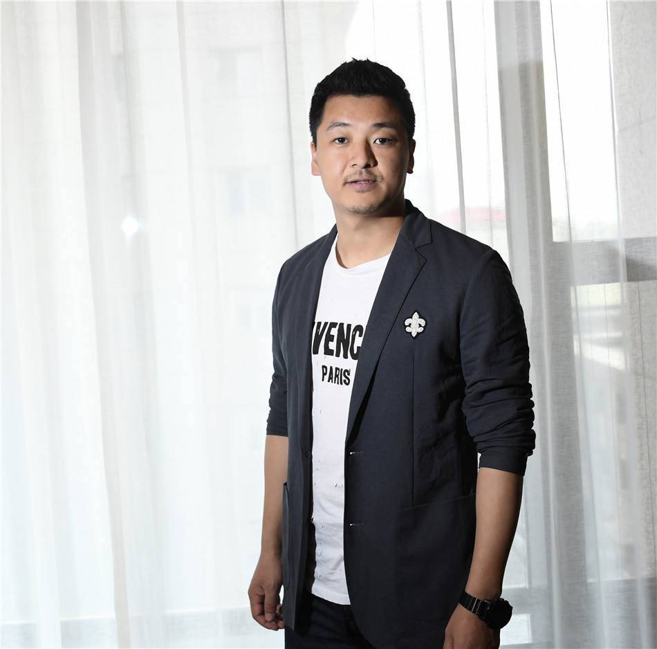 当红男星齐奎在京城租房早婚与初恋明星妻子吵吵闹闹都是爱