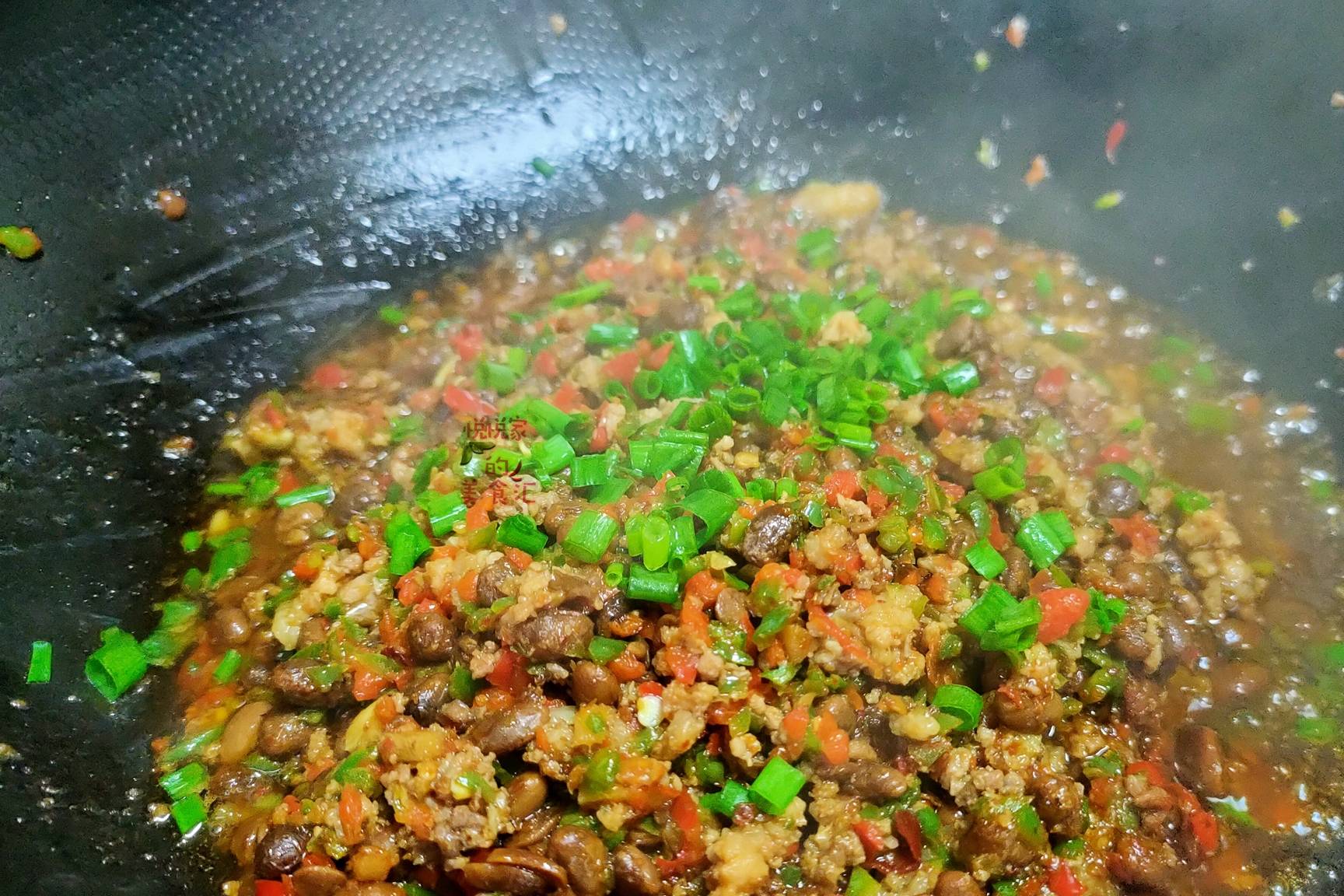 美食|湖南冬季才能见到这菜，简单一蒸，香漂满屋，吃了30多年也没吃腻