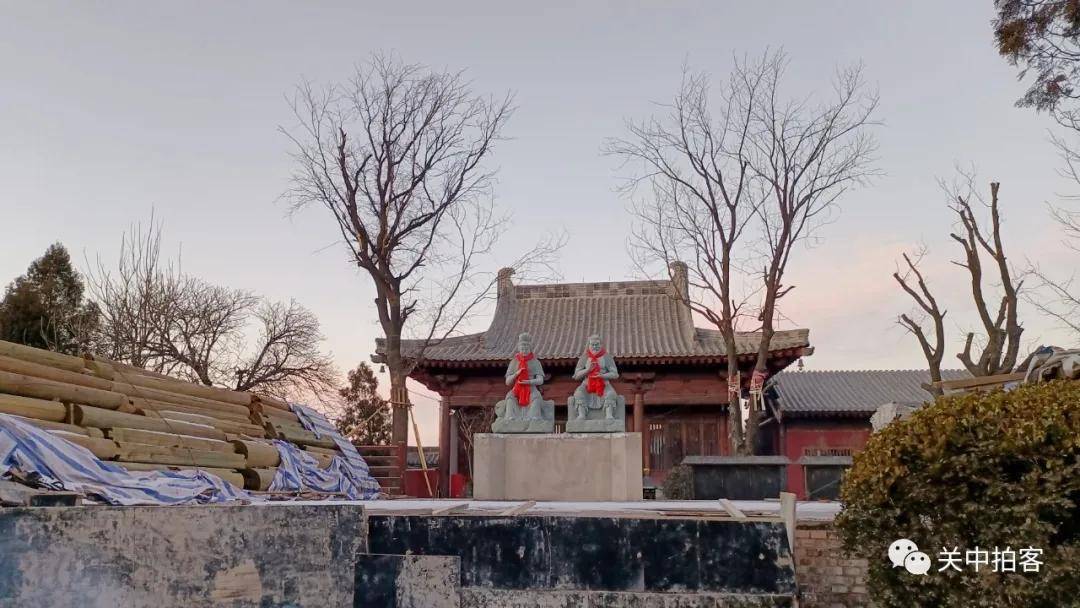 原创西安市临潼区骊山最高峰航拍人祖庙纪念伏羲和女娲的地方