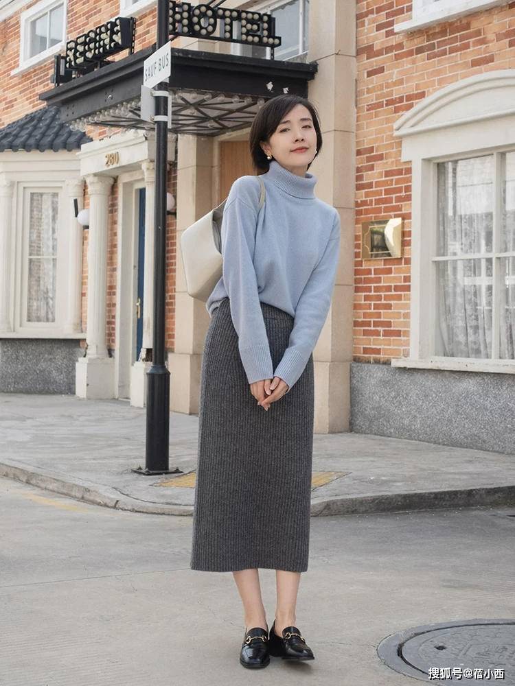 颜色 “毛衣+半身裙”，“毛衣+直筒裤”，才是冬季时髦精的最佳搭配