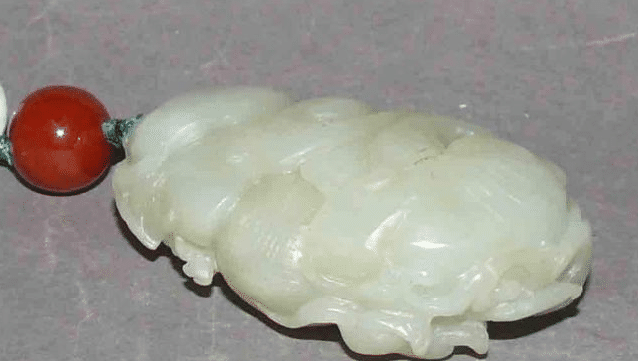 青白玉是不是和田玉？青白玉究竟是一种什么玉？如何鉴别真假？_搜狐网