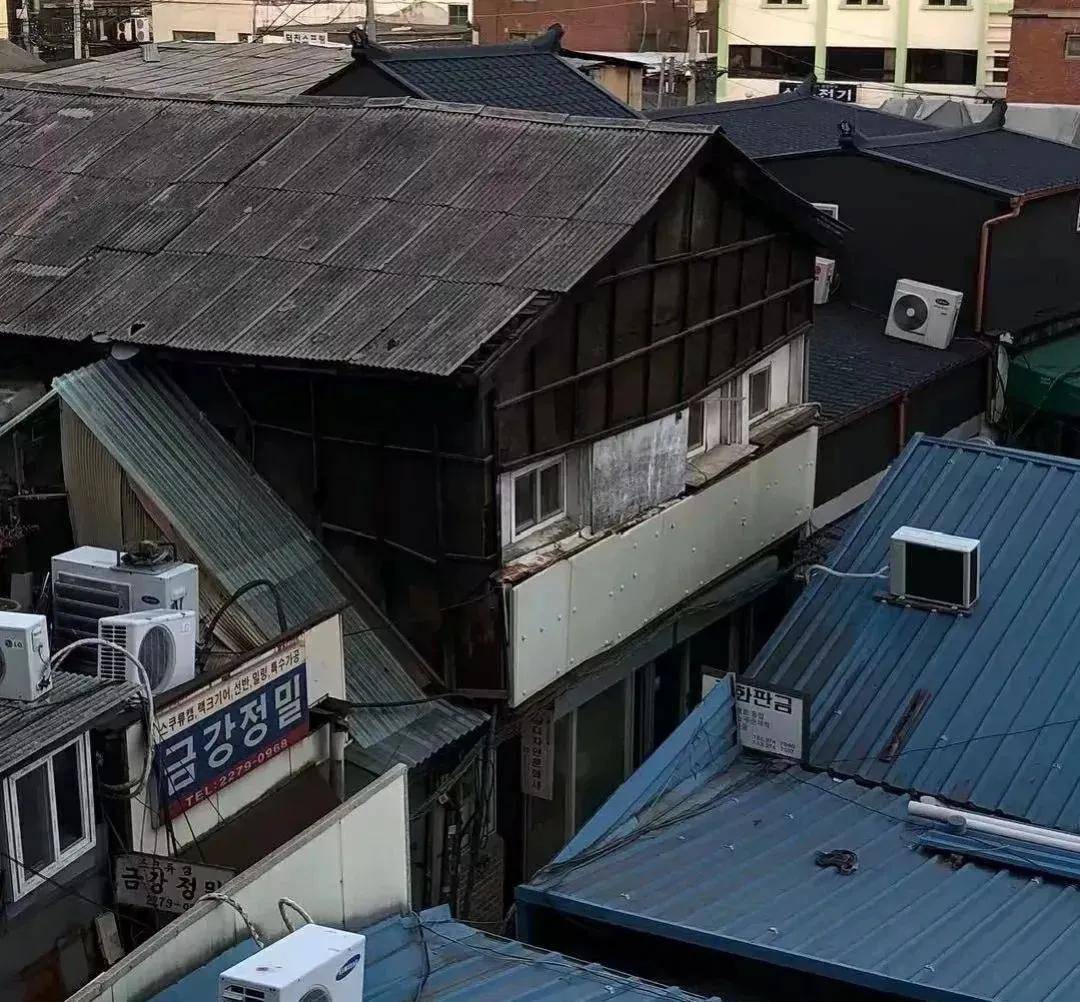 微信分享一组干净的ins风微信朋友圈背景图