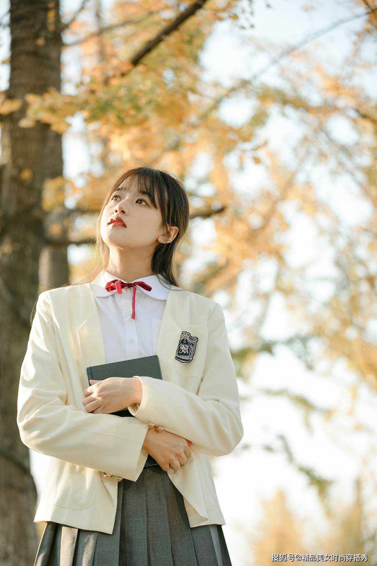 米色 甜美减龄的学院风穿搭,超级适合小个子的女生穿着,元气满满
