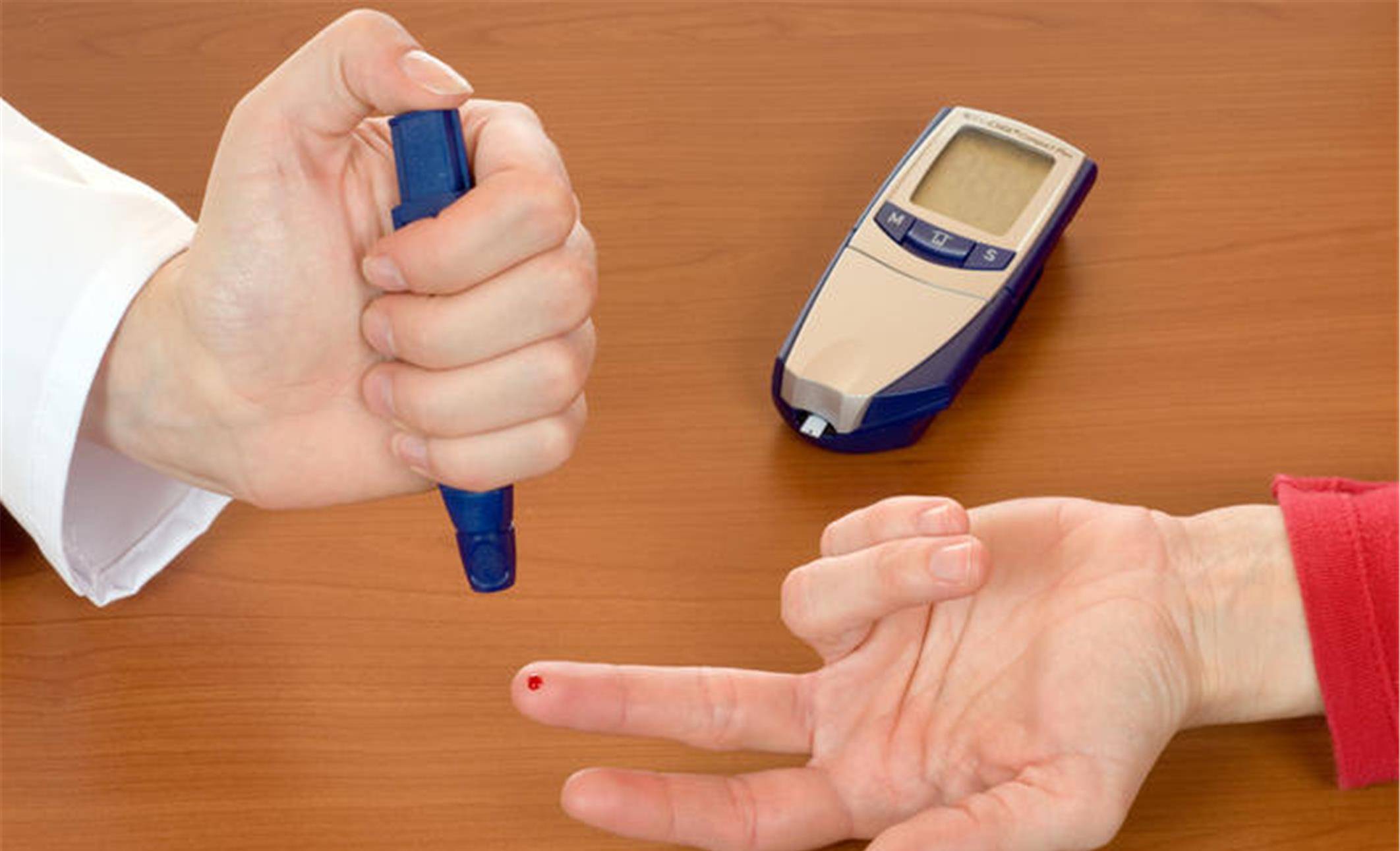 进行|得了糖尿病，是用药还是注射胰岛素好？治疗糖尿病你需要知道这些