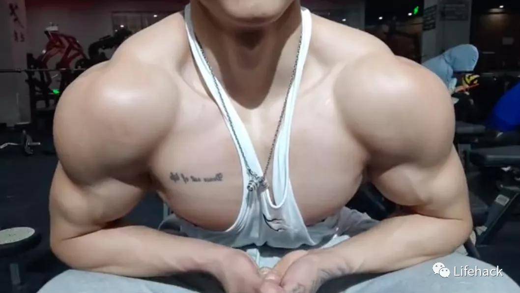 教练|上海教练因肌肉太大遭女生嫌弃，男生：好羡慕，想要