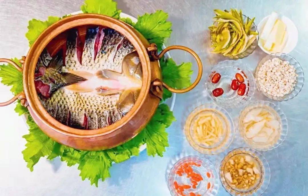 铜锅鱼和蘸水老鸭吃碗加入甜品大军的冰稀饭△来源于网络(若侵则删)