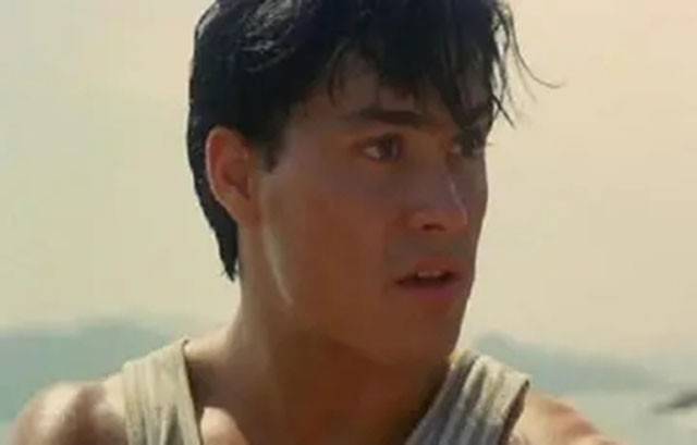 梦起之|李小龙辞世后葬于西雅图，二十年后儿子陪伴在侧，碑文令人深思