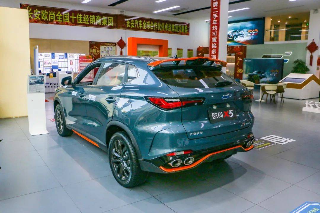 10万块有180匹300牛米 性能氛围拉满 实拍长安欧尚x5运动版_搜狐汽车