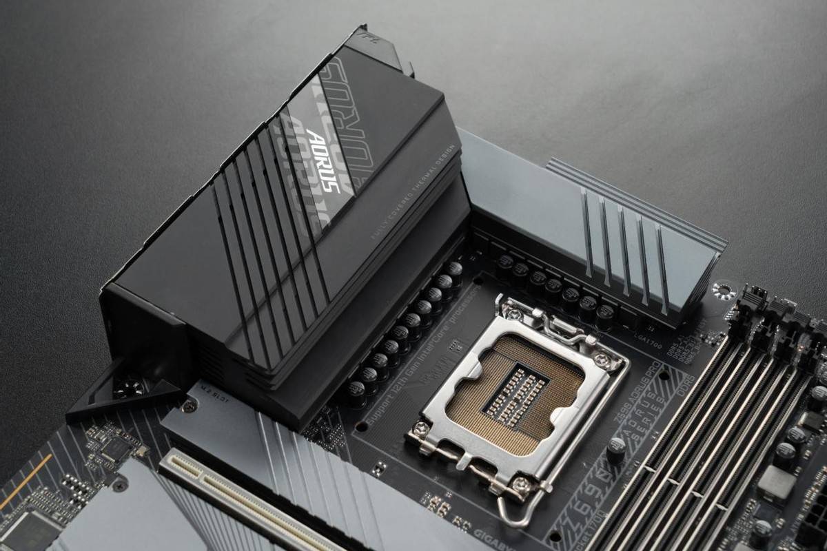 堆料凶猛战力十足技嘉z690aoruspro主板评测