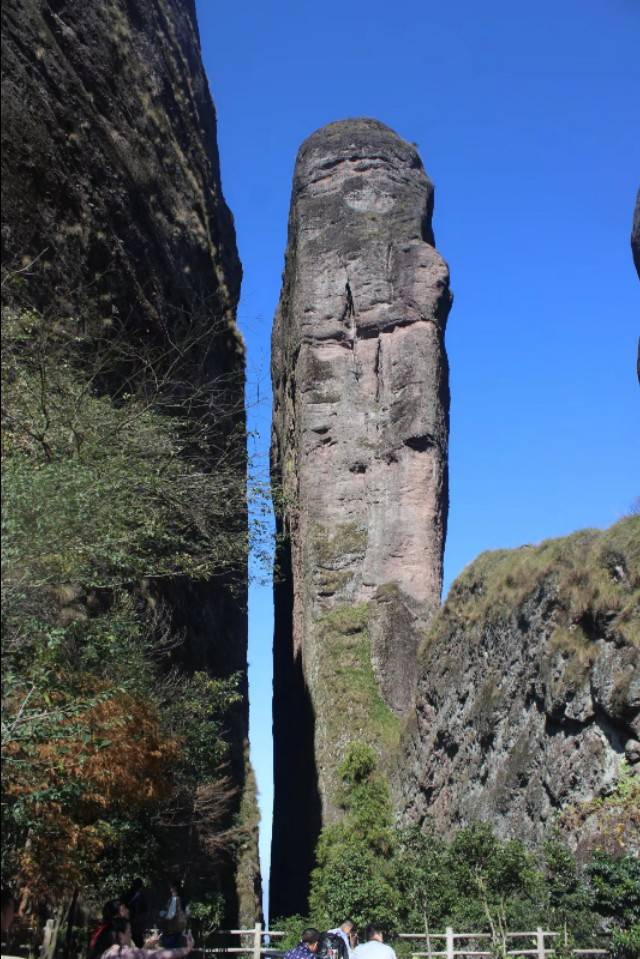 原創天下丹霞第一奇峰的衢州江郎山三爿石形成的一線天更是中國之最