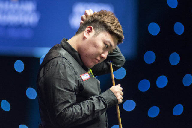 顏丙濤|1-0、4-3、4-5，顏丙濤無緣沖冠，丟賽點4-5被世界第四羅伯遜逆轉(zhuǎn)