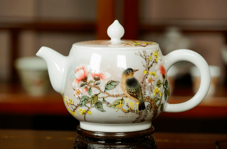 大御瓷器段文祥专注花鸟之趣传承瓷艺之魂