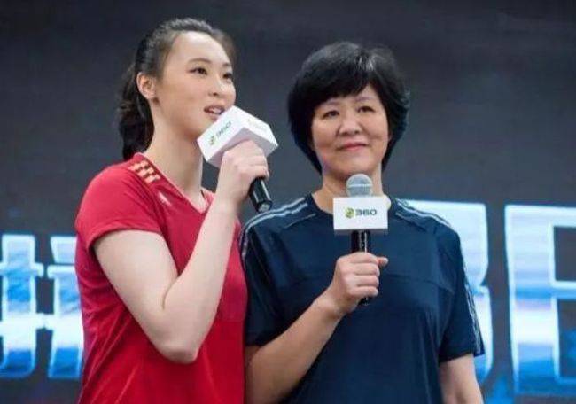 实力|女排5选1冯坤最佳，郎平拼到满身伤回家休息，陈忠和弟子要出战了