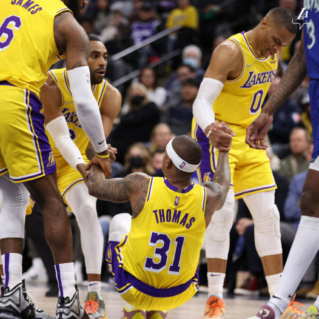 受傷|無視濃眉受傷倒地？詹姆斯回應(yīng)質(zhì)疑：人們習(xí)慣接受虛假