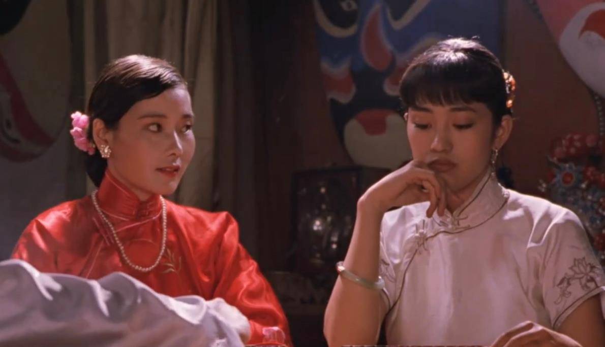 《妻妾成群》:陈佐千阅女无数却独宠颂莲,真实原因令人难以启齿