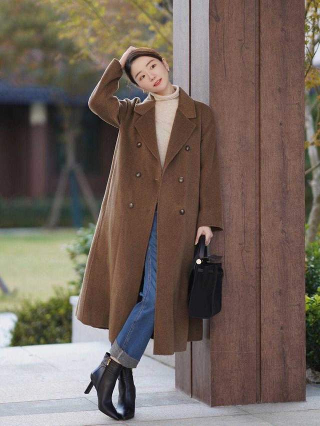 冬日 穿大衣该如何搭配才洋气?今年流行“大衣+靴子”,高级又优雅