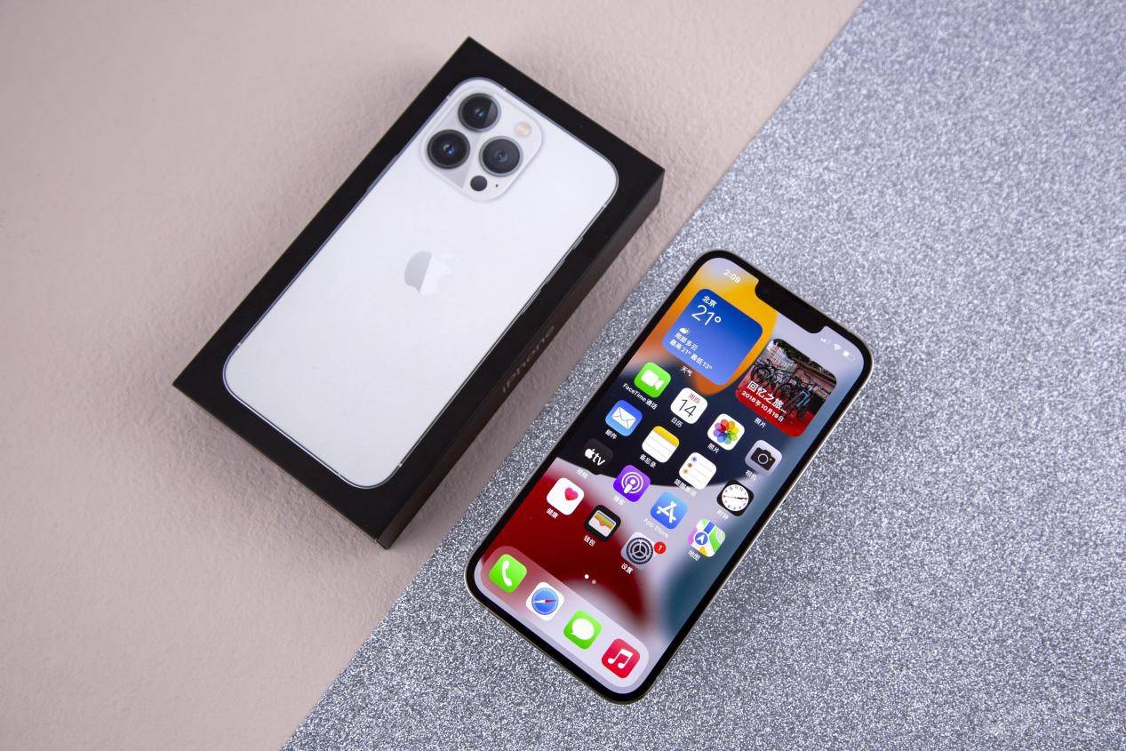 产品|moto edge X30实测：首发骁龙8 Gen1能够展现全部性能？