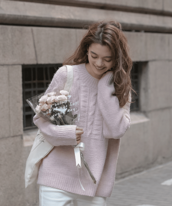 毛衣 气质清纯小姐姐：教穿搭一套毛衣的魅力，温柔又可爱，值得借鉴！