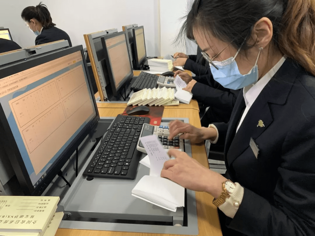 3翻打傳票字符錄入項目,選手們左右開工齊發力,滴滴答答現文字.