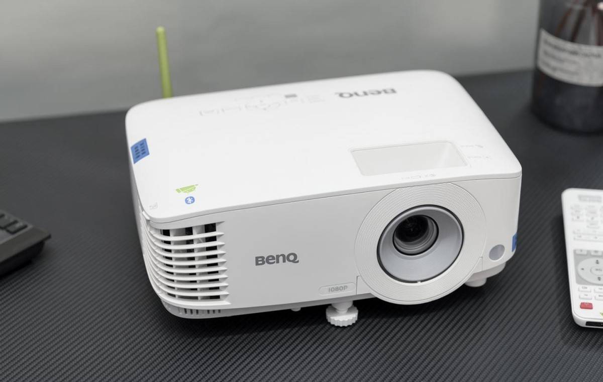 明基e580评测:同样是商务投影机,带智能有啥不一样?