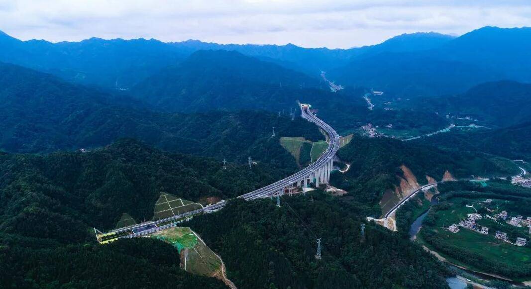 甘肃将建一条高速公路，长102.77公里，将给甘南带来发展机遇