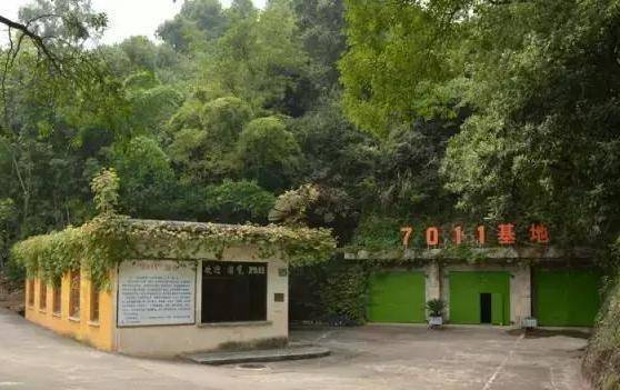 角村的原7011战备工程,是一座连原子弹也无法摧毁的庞大地下军事基地
