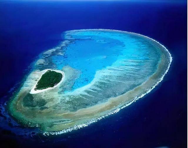 澳大利亚的大堡礁：世界上最大最长的珊瑚礁群