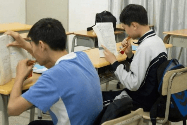 食品|教育部发布通知,中小学将取消这项服务,学生的快乐消失了