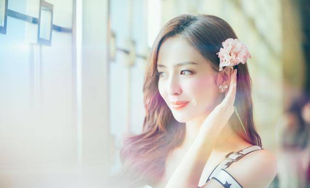 面的素颜的明星“勇气可嘉”？化完妆后是另一种模样，有图有“真相”