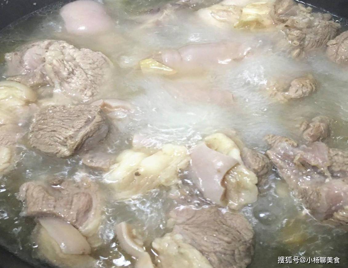 燉羊肉湯好喝有技巧下鍋前多做一步羊肉軟爛鮮香不羶也不腥