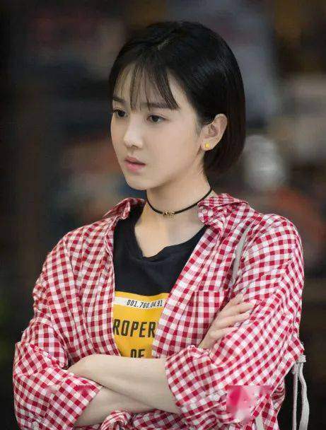 御姐这款短发千万不要尝试，娱乐圈三位美女都hold不住，直接显老20岁