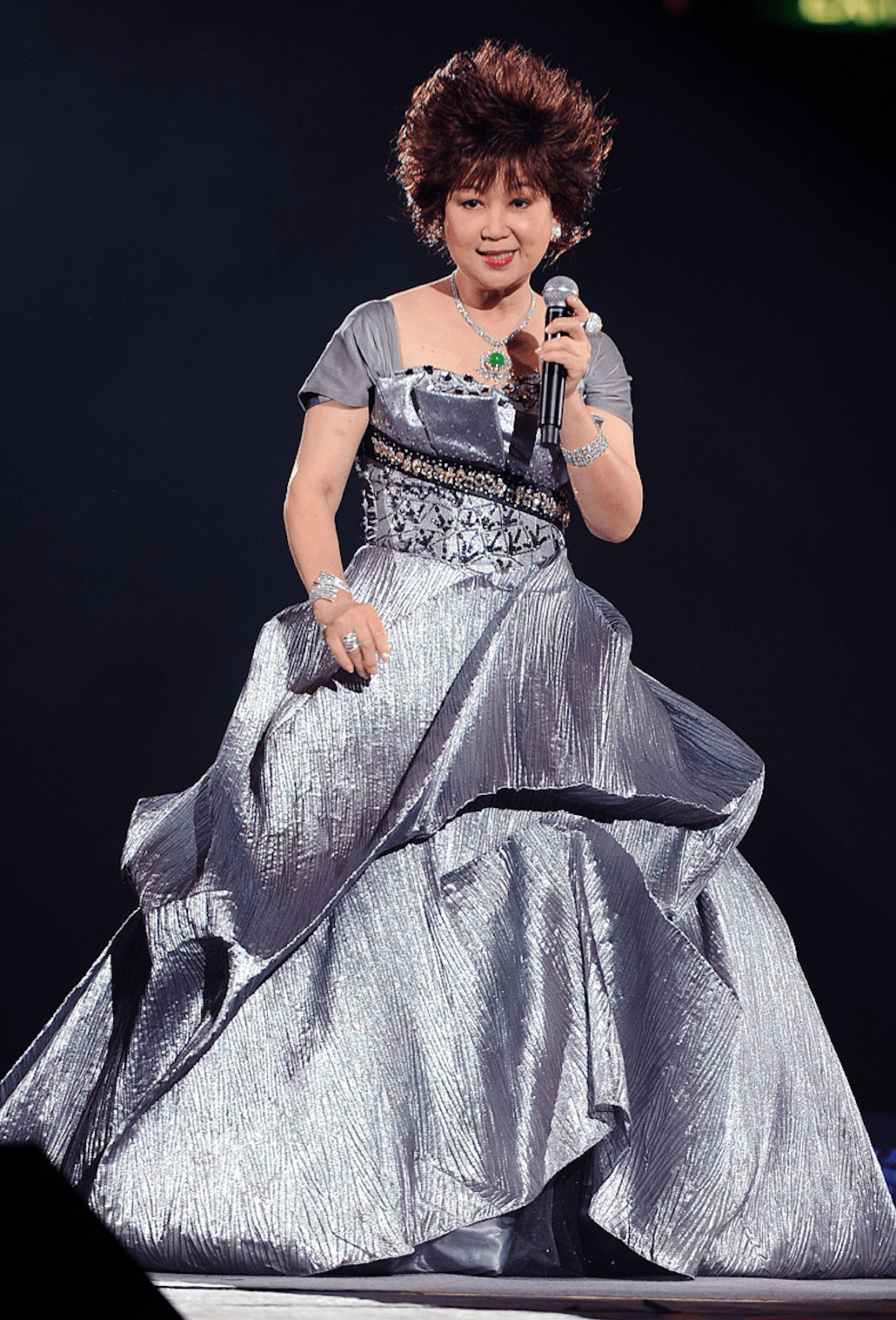 朱咪咪不获tvb安排拍戏已回狮城,自曝曾被邀约工作,薪资仅千元_合约