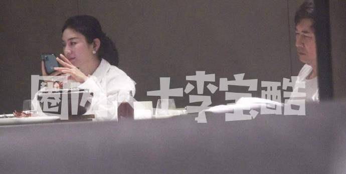 崔伟|黄奕带女儿约会节目男嘉宾！历经2次失败婚姻，黄奕再迎新对象