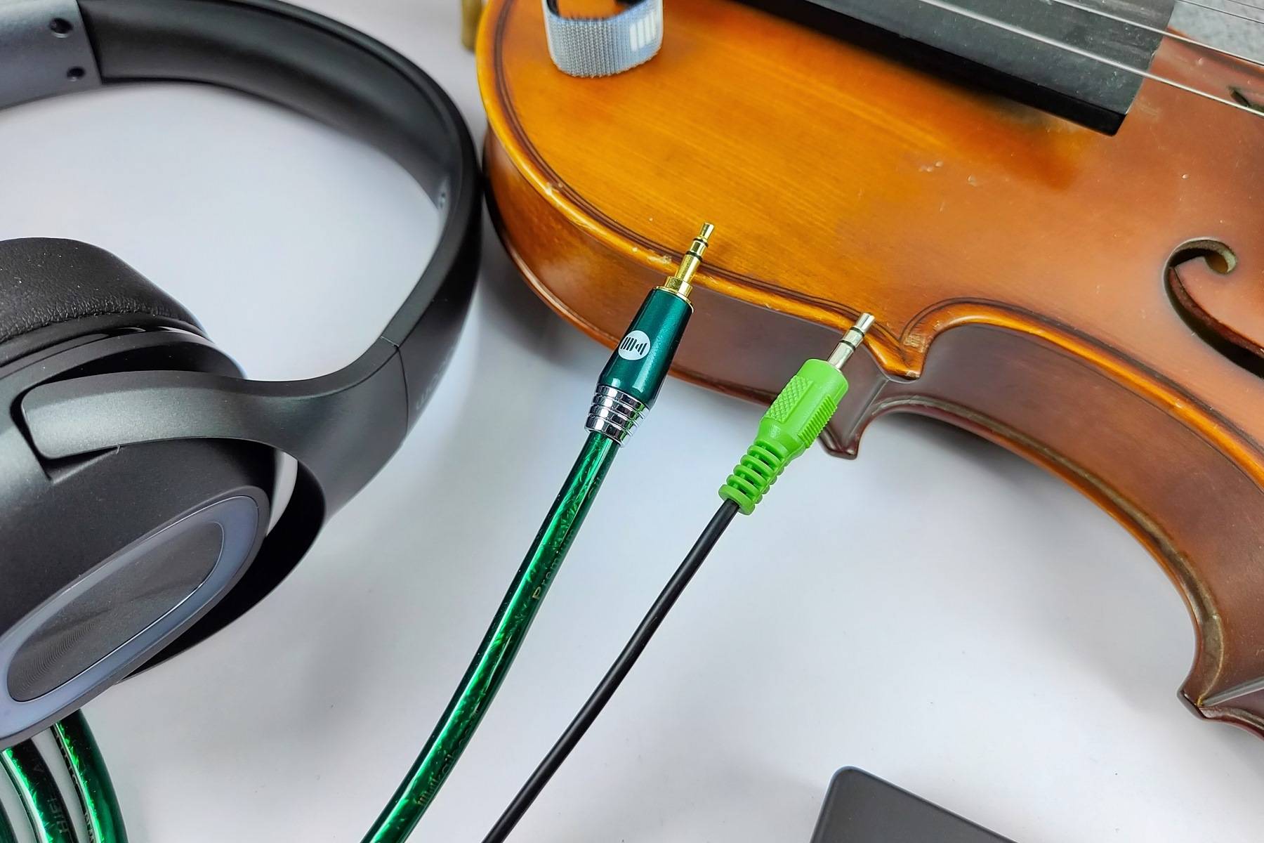 好声音更要好品质，开博尔镀银AUX音频线，给你发烧级的享受