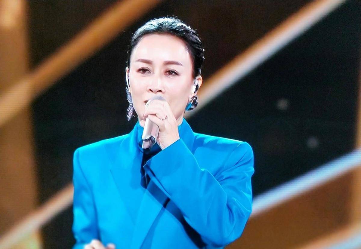 朱兴东回应话筒事件（朱兴东结婚了吗）