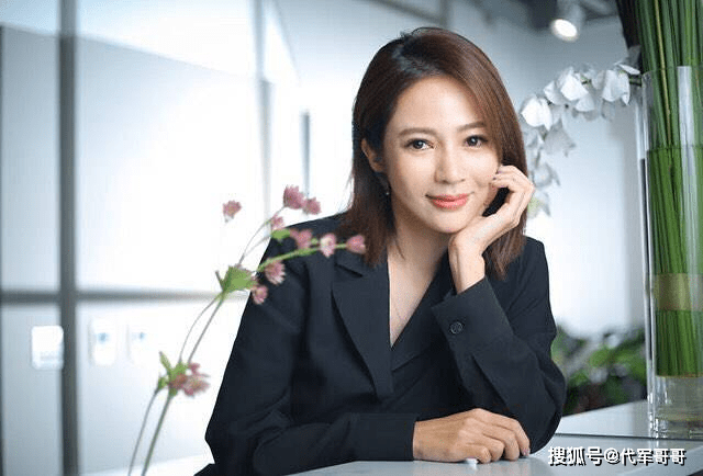 与此同时,有消息指出林俊杰和大2岁的女星高宇蓁有暧昧关系,女方甚至