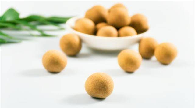 营养素|桂圆干有什么营养价值?什么人需要多吃,什么人不能多吃?