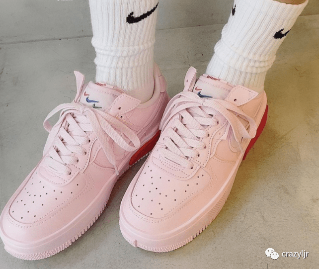 女神 最新爆款鞋：耐克Nike Air Force 1 Fontanka低帮空军一号瑞亚联名款粉色板鞋