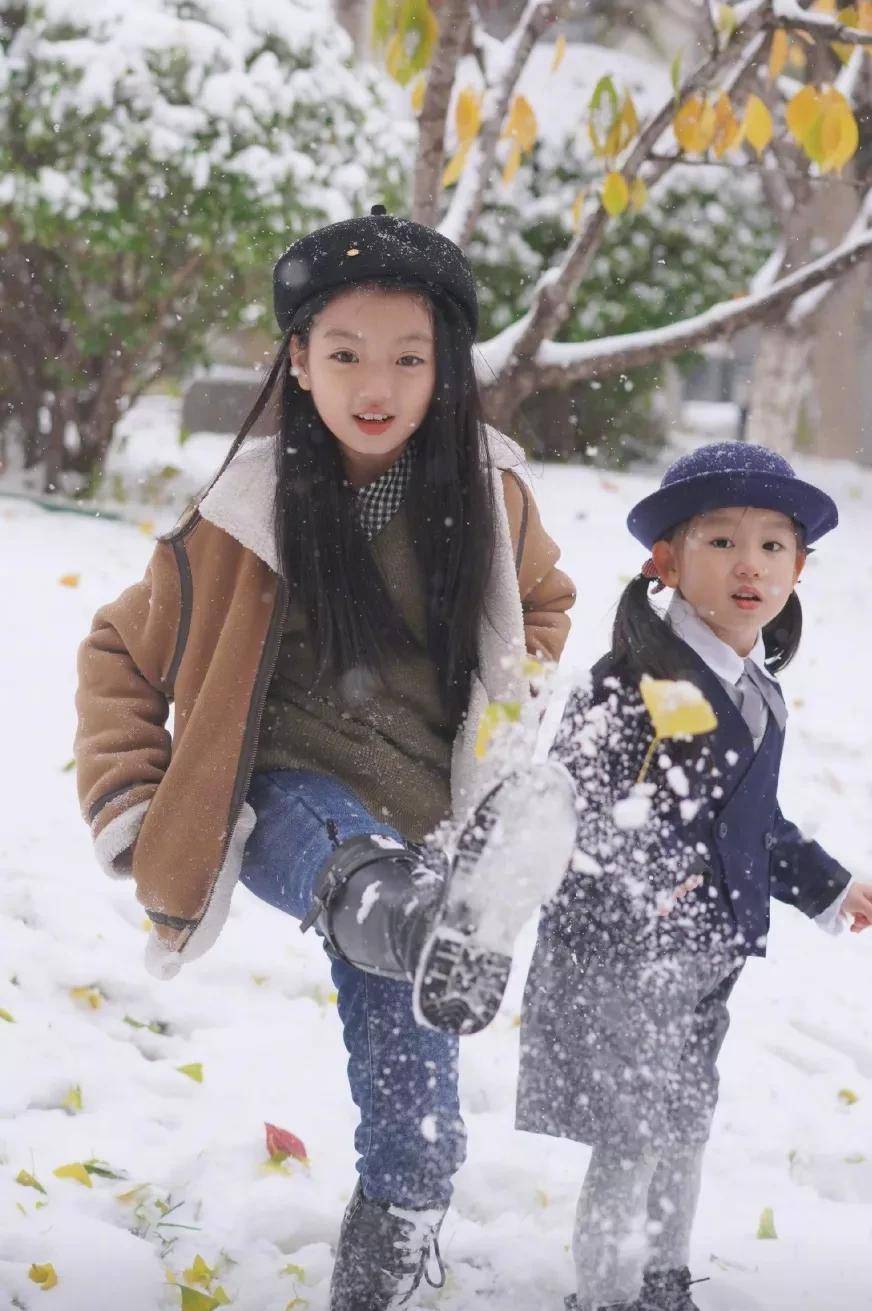 阿拉蕾小圆脸收尖了,漂亮的像乔欣,这孩子也是从小就在工作啊_照片_小