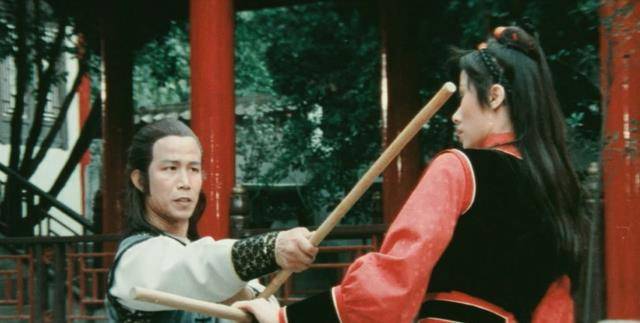 周星驰|洪金宝给他当配，成龙当替身，地位直逼李小龙，周星驰都请不动