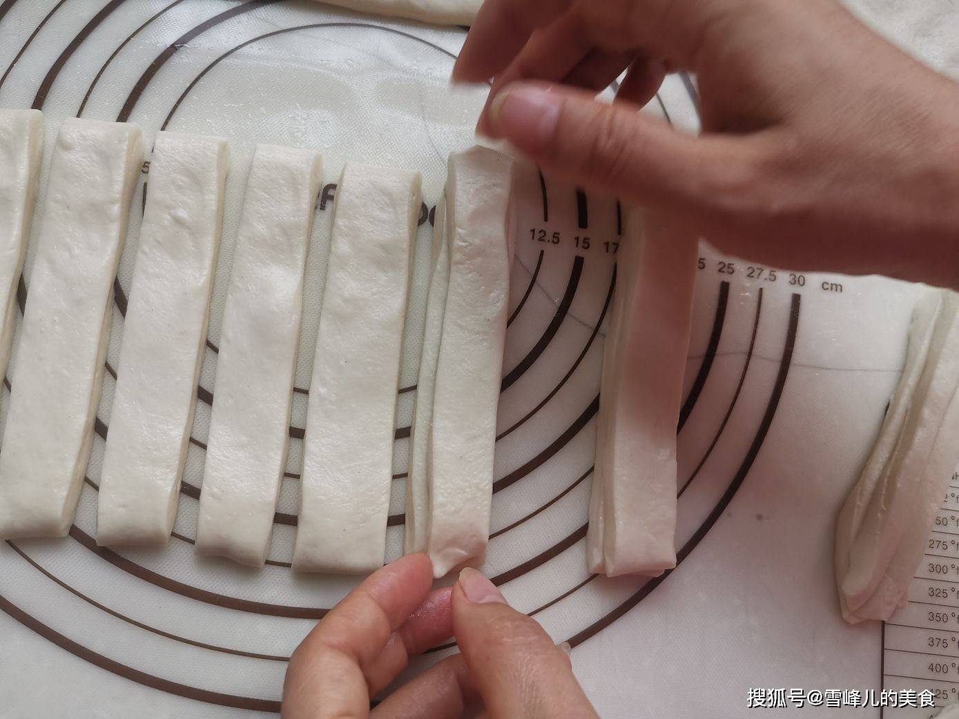 方法|不用泡打粉,2步做出暄软蓬松的大油条,详细方法分享,赶紧收藏试试
