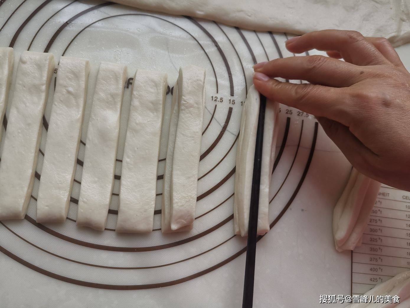 方法|不用泡打粉,2步做出暄软蓬松的大油条,详细方法分享,赶紧收藏试试